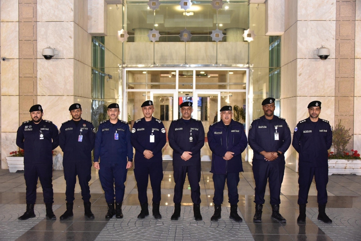 اللواء الوهيب والعميد العتيقي في لقطة مع قيادات إدارات العمل الميداني والعملياتي