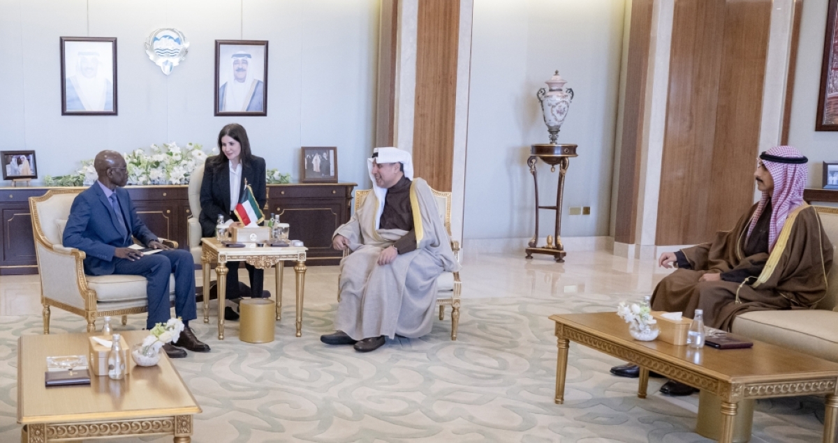 وزير شؤون الديوان الأميري ورئيس ديوان سمو ولي العهد يستقبلان سفير جمهورية السنغال