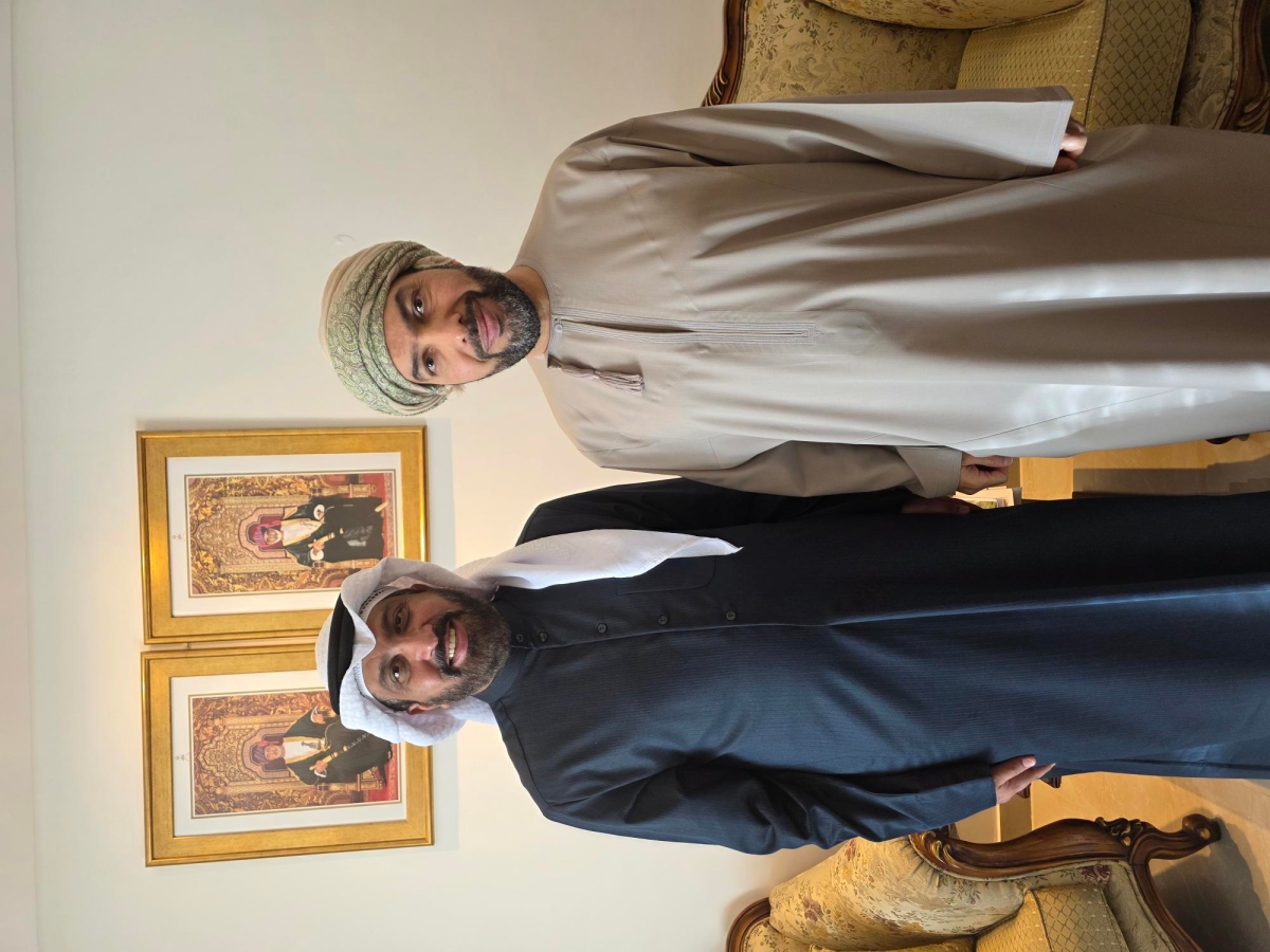 السفير الخروصي والزميل غانم السليماني