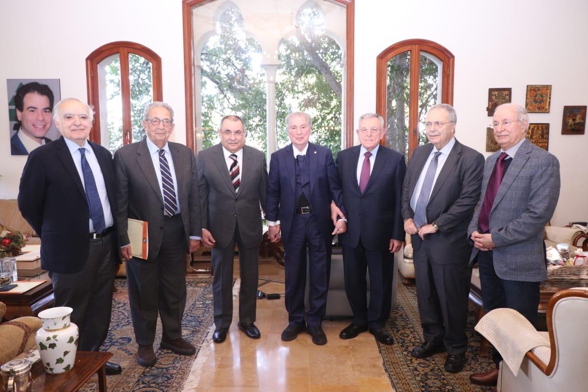 مجلس العلاقات خلال اجتماعه في دارة الجميل بلبنان