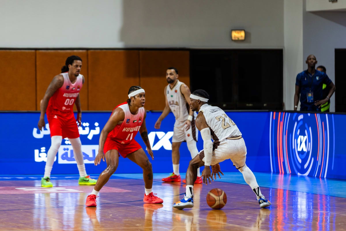 من مباراة «الكويت» والعلا