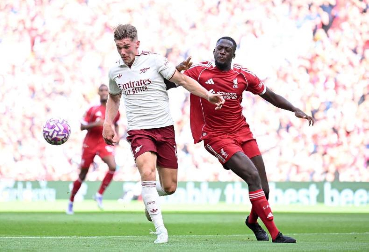 ليفربول وأرسنال في مباراة سابقة