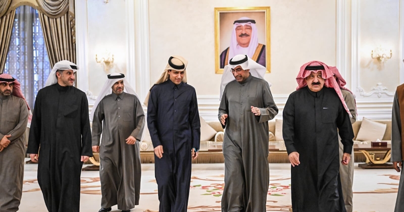 رئيس اتحاد «القدم» يستقبل رئيس «باريس سان جيرمان» 