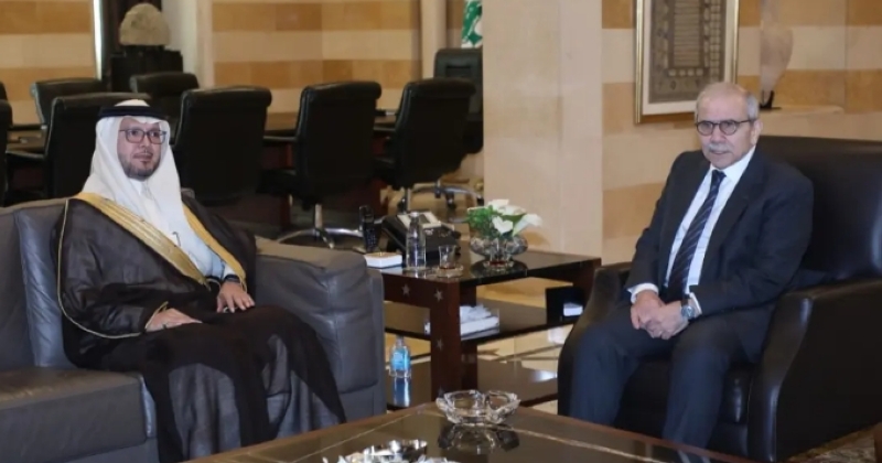 لبنان على شفا تصعيد كبير... فهل ينصاع «حزب الله» لإرادة الحكومة؟ 