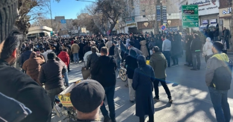 بزشكيان: عدم التعرض للمتظاهرين... والتمييز بينهم وبين «مثيري الشغب» 