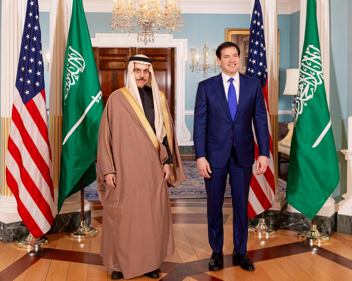 فيصل بن فرحان وروبيو خلال لقائهما في واشنطن