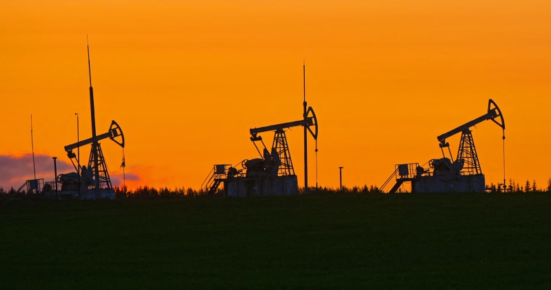 النفط يرتفع وسط تراجع المخزونات الأميركية وترقب التطورات المرتبطة بفنزويلا 