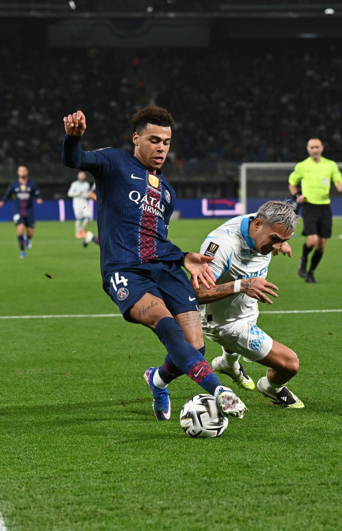 صراع على الكرة 