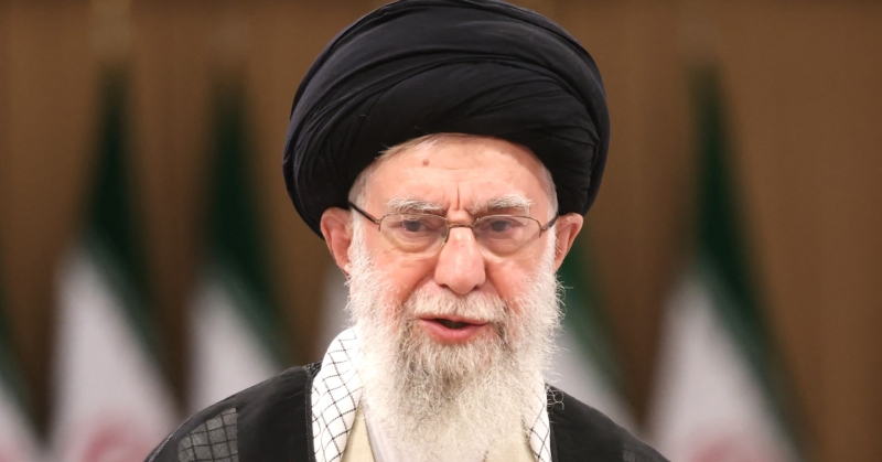 خامنئي: على ترامب التركيز على مشاكل بلاده 