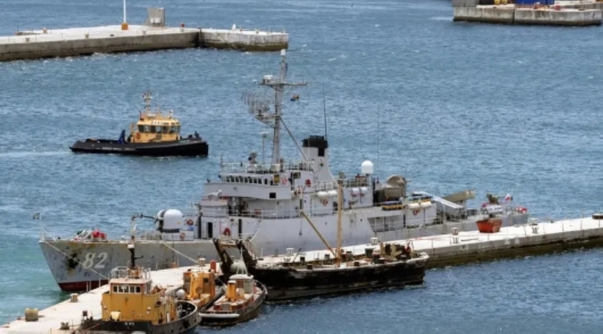 سفينة حربية إيرانية ترسو في ميناء جنوب أفريقي للمشاركة في المناورات