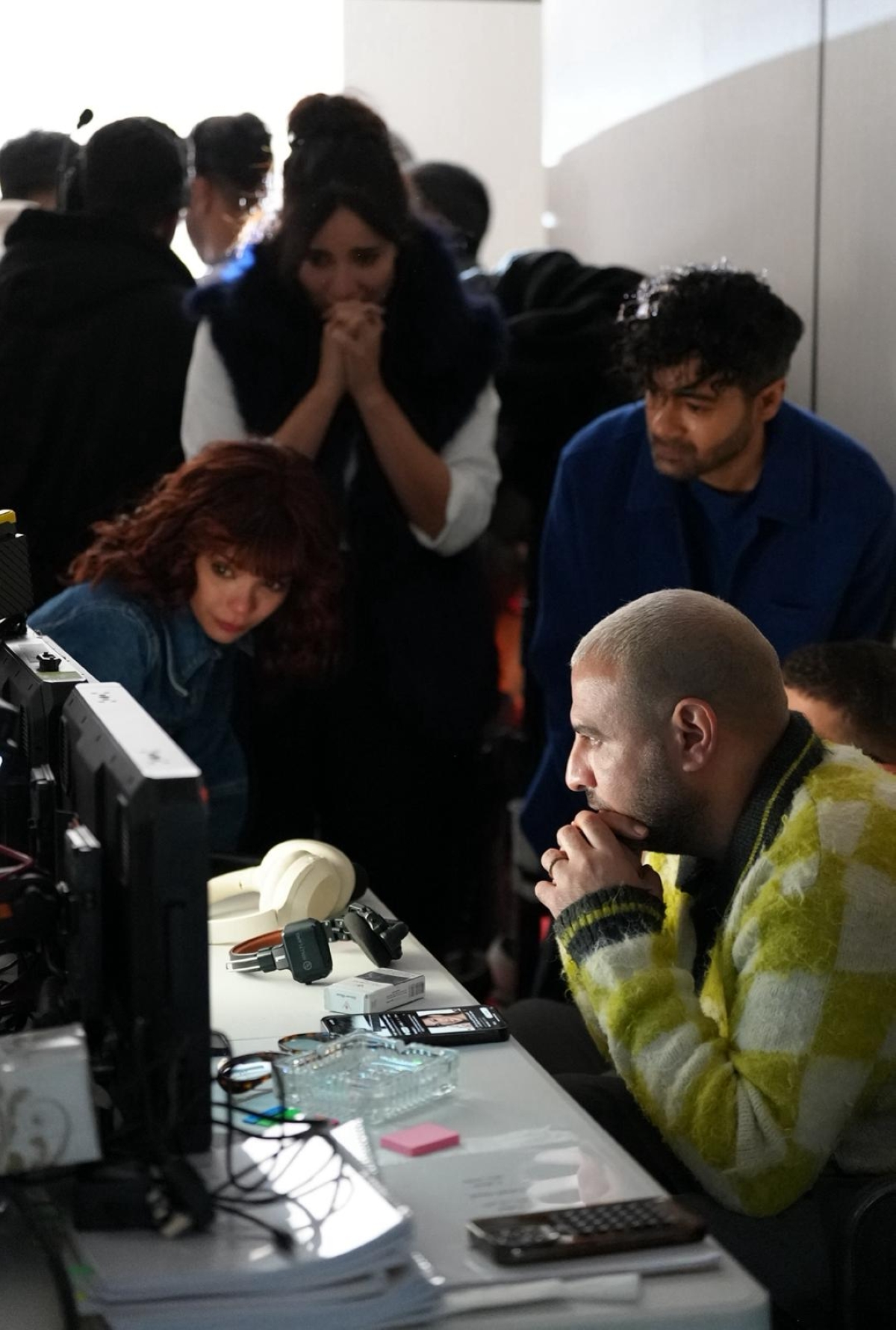 أشكناني والحسيني وجلنار مع المخرج محمد سمير