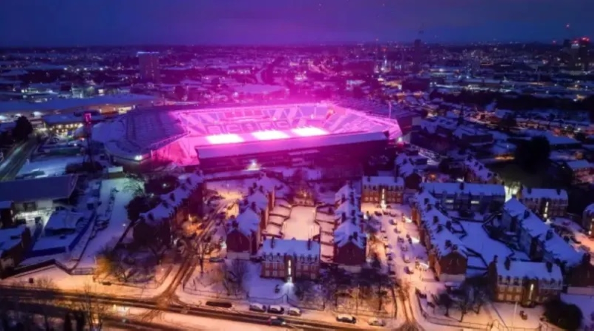 ملعب نادي برمنغهام سيتي كان مصدر الأضواء