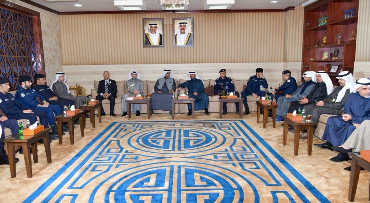 محافظ مبارك الكبير مستقبلاً ممثلي الجهات المُكرمة