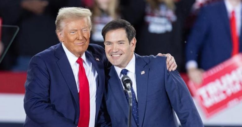 ترامب يعيد نشر رسالة تلمح إلى أن روبيو قد يصبح رئيساً لكوبا 