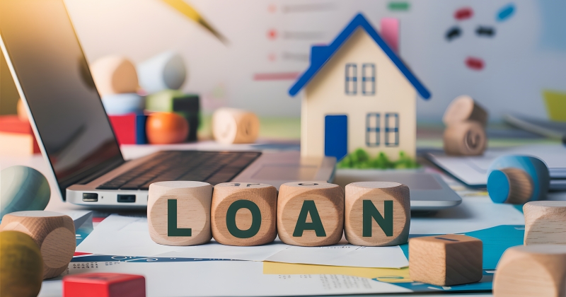 بنوك ترفع سن سداد قروض المتقاعدين لـ 73 سنة. مصارف تقلّل مخاطر التعثر بسبب الوفاة قبل سداد الأقساط بالتأمين على القرض من «جيبها الخاص». يحق لأصحاب القروض القائمة جدولة ما تبقى من تسهيلاتهم بفائدة أرخص 