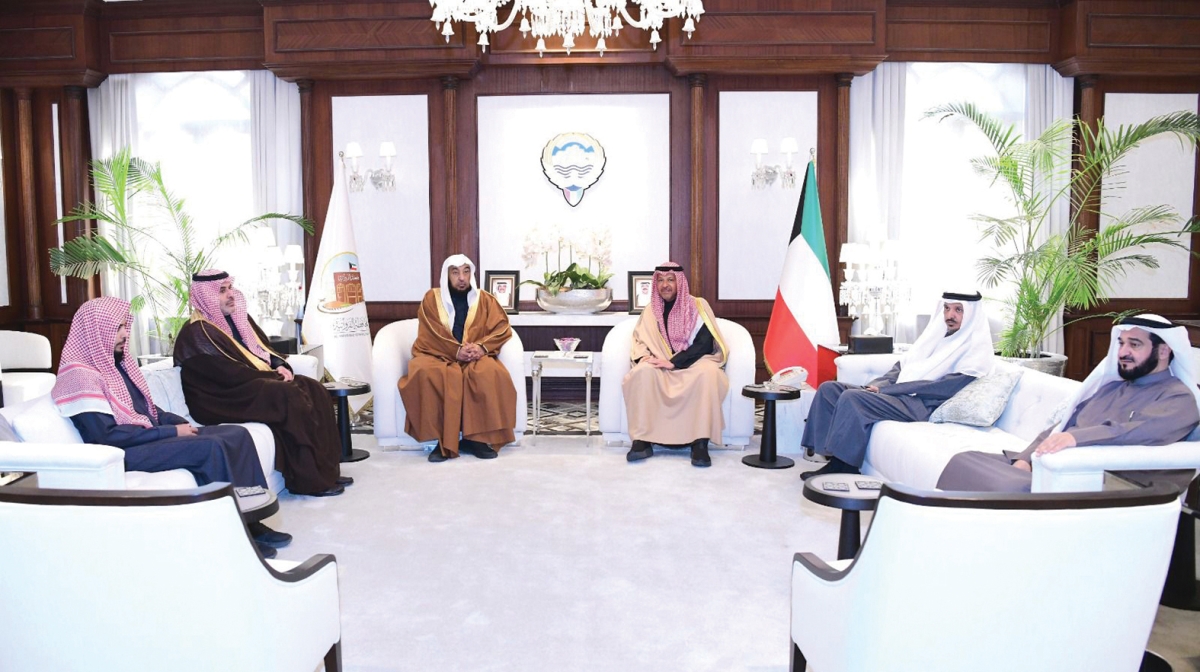 جانب من استقبال محافظ الفروانية لعضو هيئة كبار العلماء السعودي والوفد المرافق