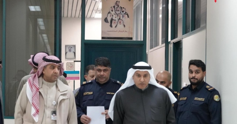 النويف والعمر يتفقدان مركز تفتيش الحاويات بميناء الشويخ وغرفة التحكم والسيطرة 