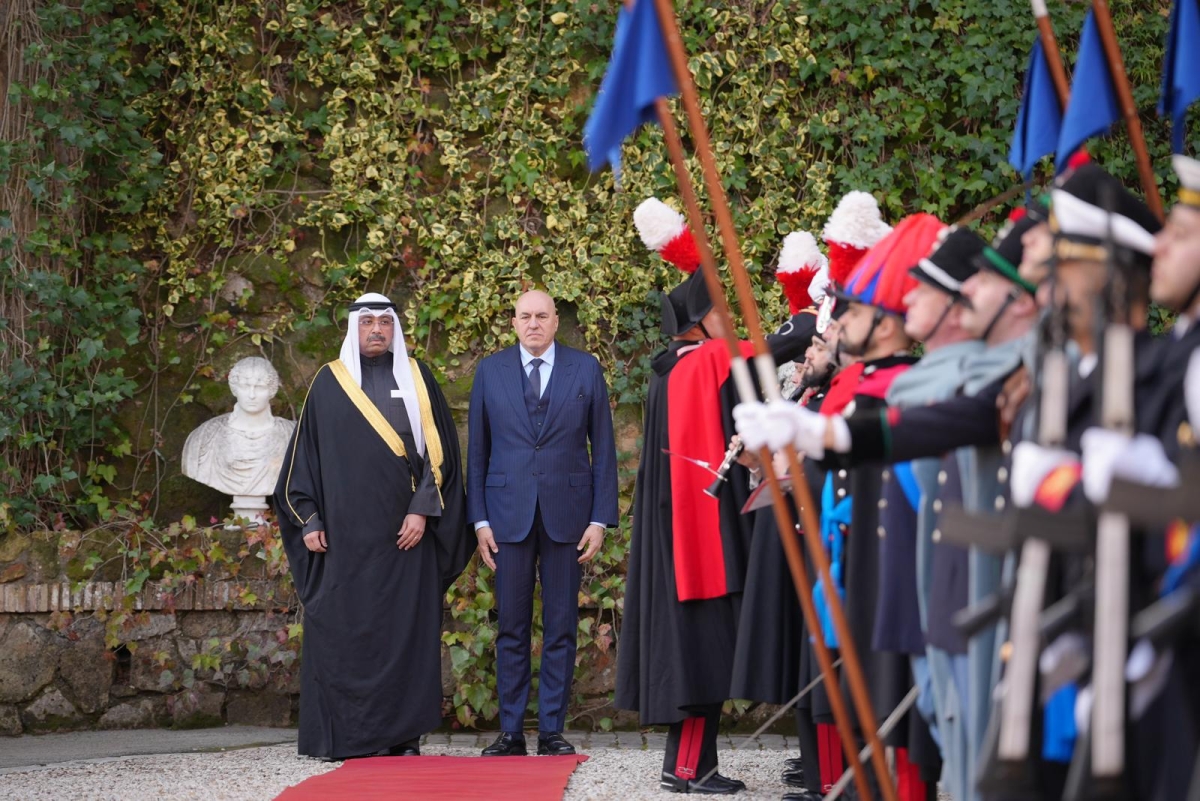 استقبال رسمي لوزير الدفاع
