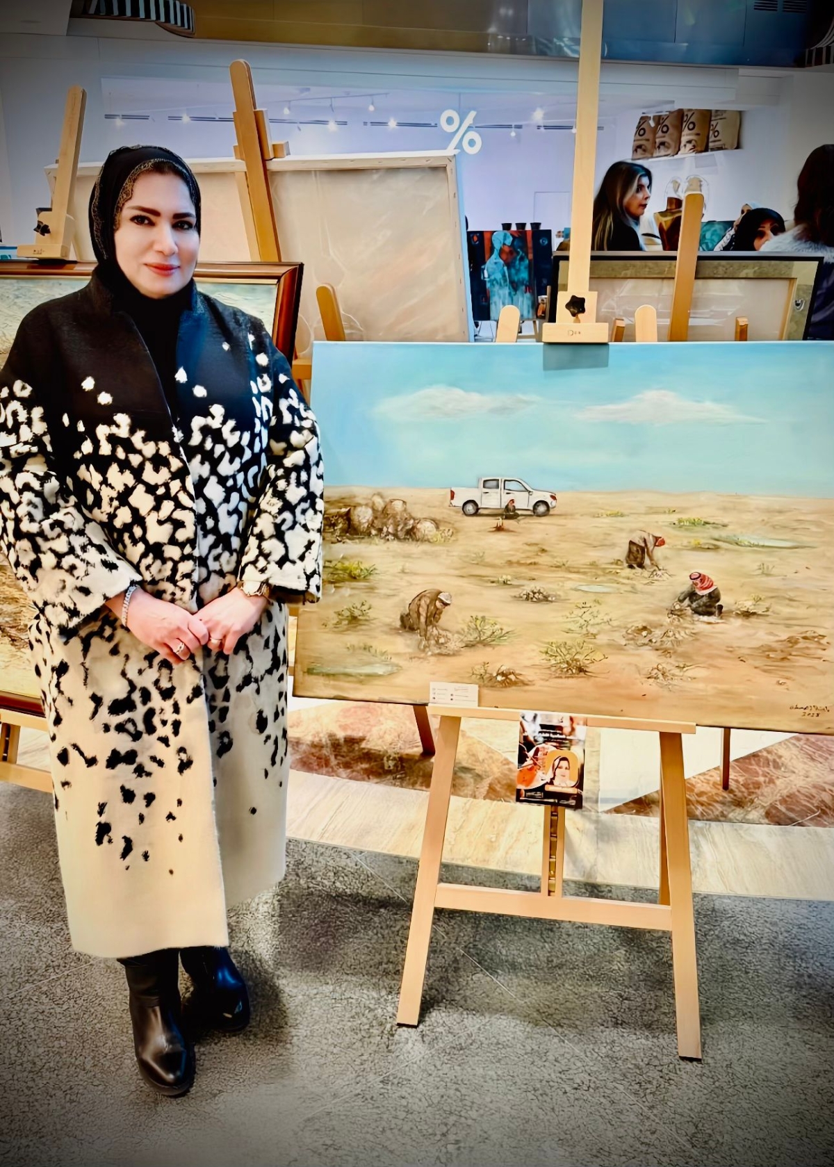 ابتسام العصفور في المعرض