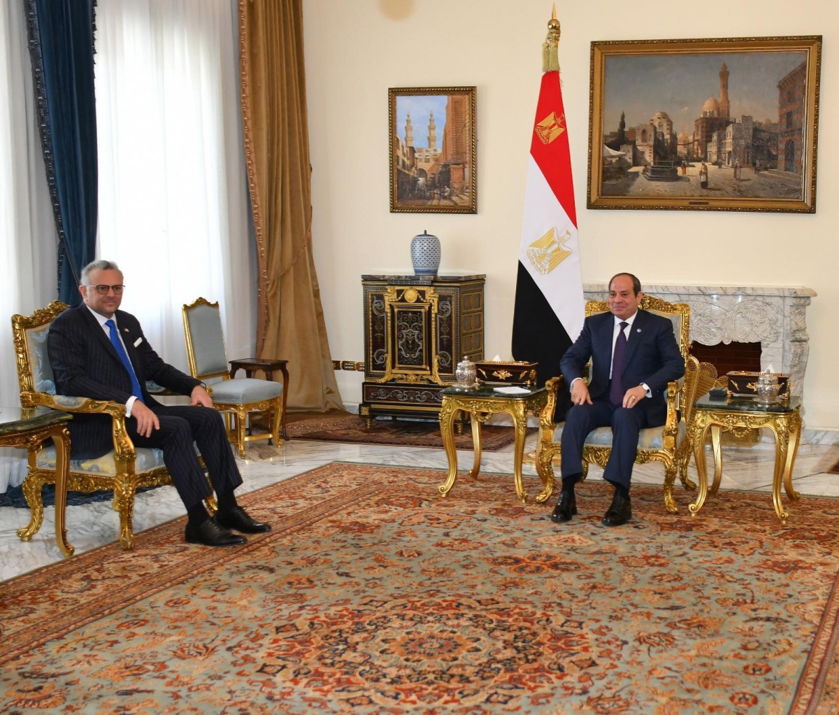 السيسي مستقبلاً بولس في القاهرة