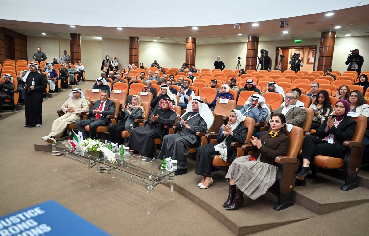 الحضور في المؤتمر          (تصوير أسعد عبدالله)