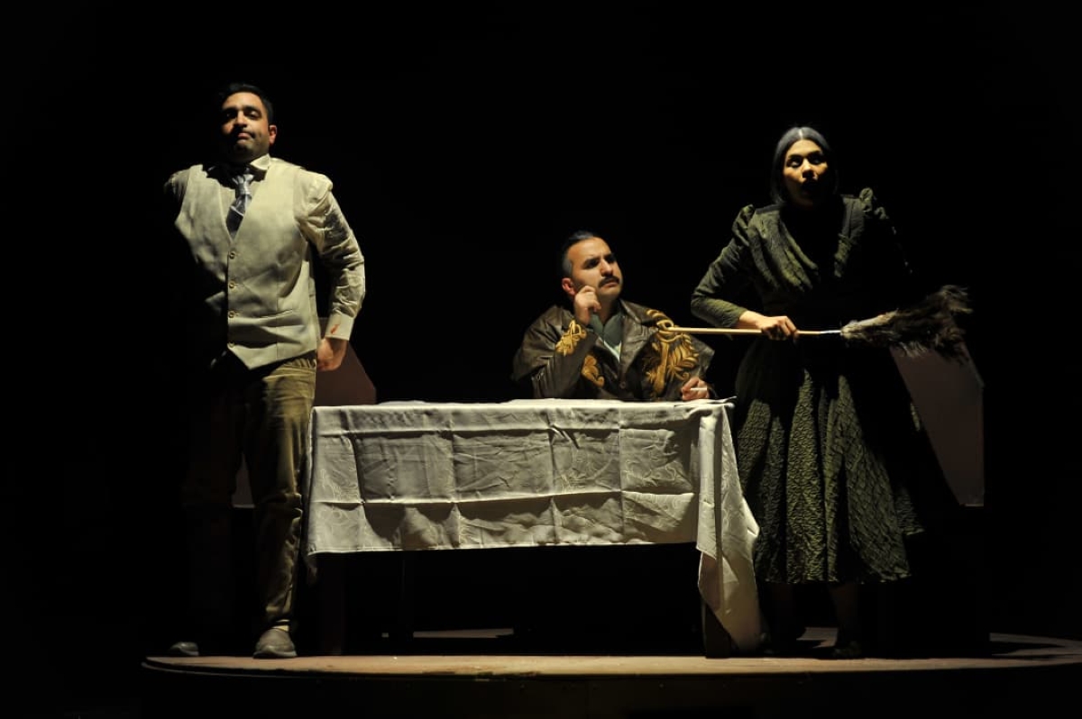 من العرض المسرحي