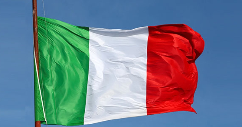 إيطاليا تحث مواطنيها على مغادرة إيران