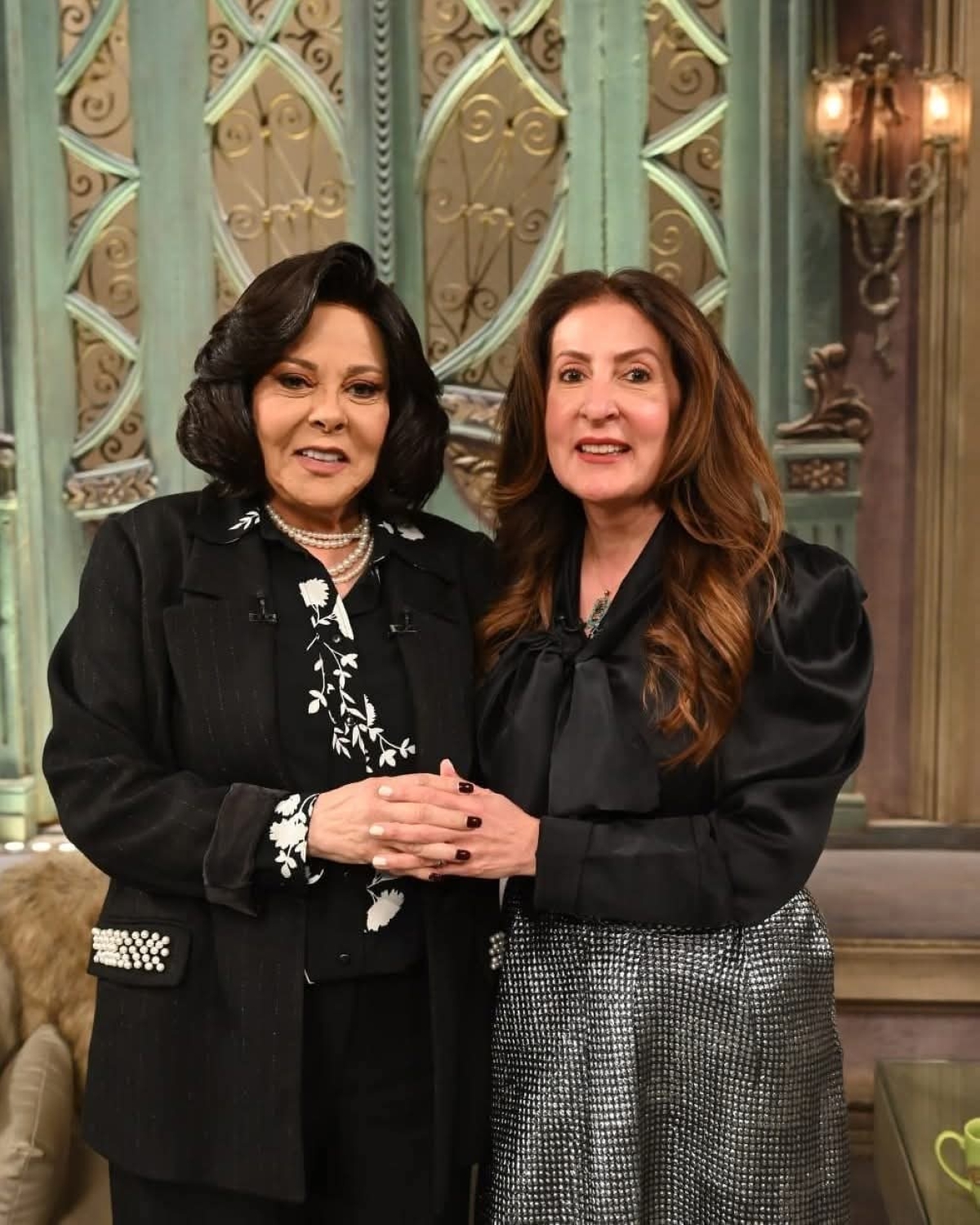 السفيرة الأميركية وإسعاد يونس