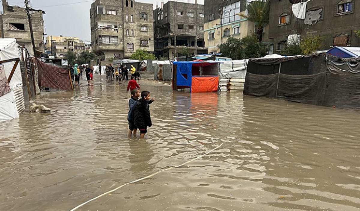 مُعاناة إنسانية مُتواصلة في غزة فاقمتها الأمطار