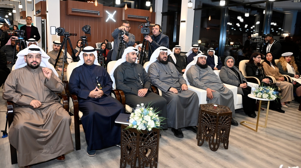 المشاركون في الندوة (تصوير سعود سالم)