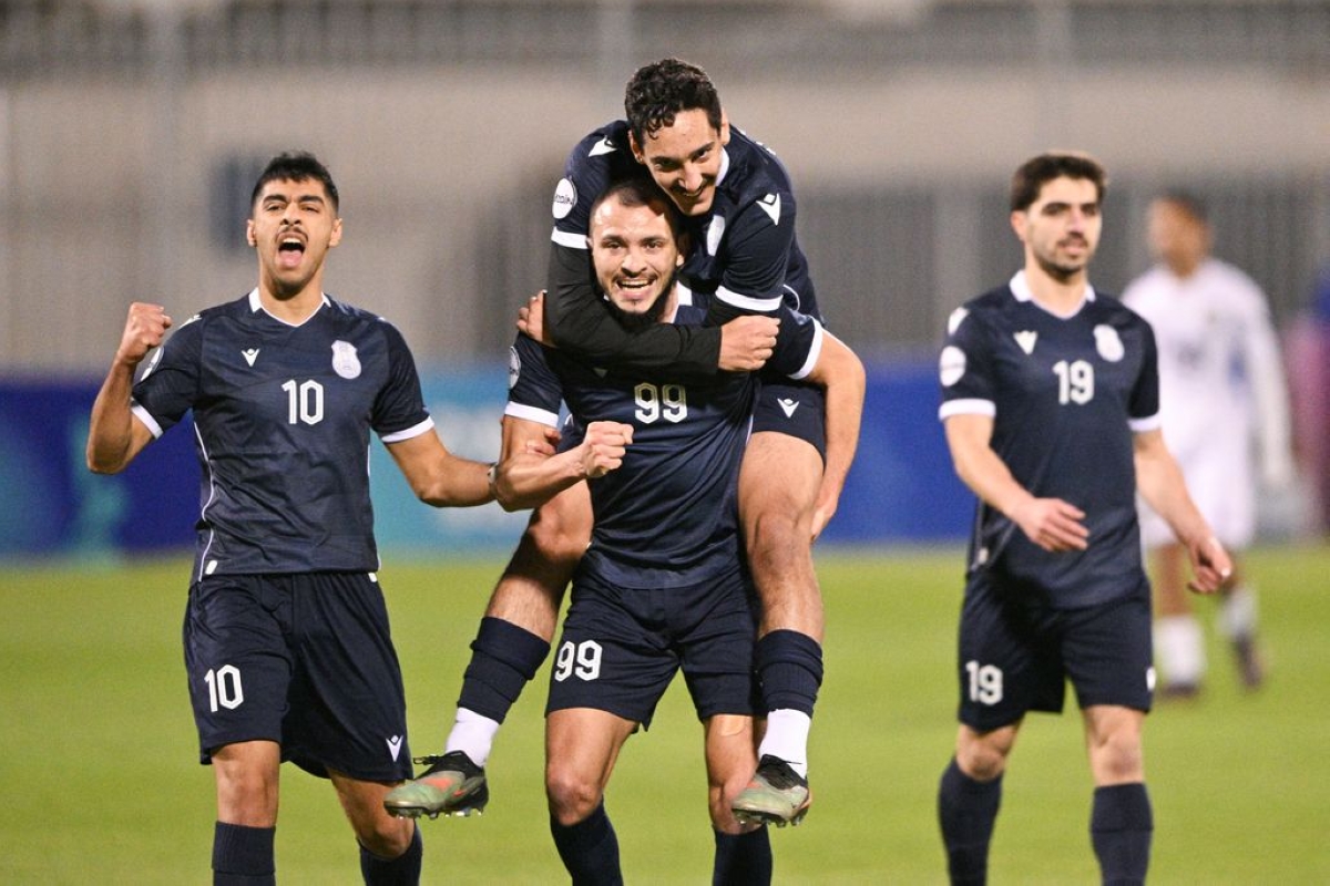 لاعبو اليرموك يحتفلون بالفوز