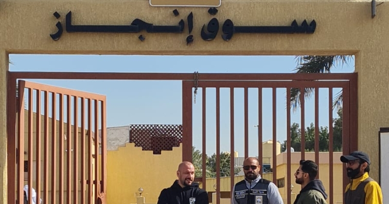 البلدية تخلي سوق إنجاز بالكامل