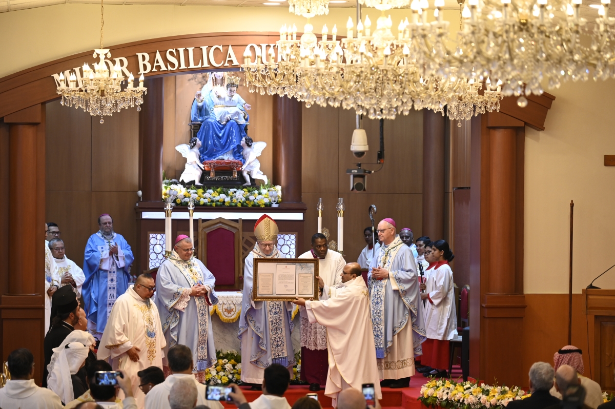 من مراسم ترقية الكنيسة سيدة الجزيرة      (تصوير سعود سالم)