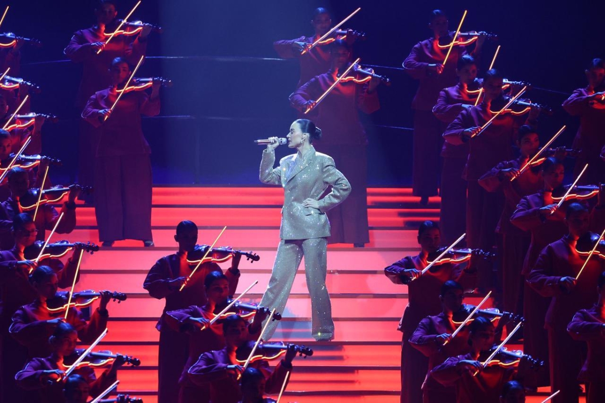 عرض موسيقي مبهر لكيتي بيري