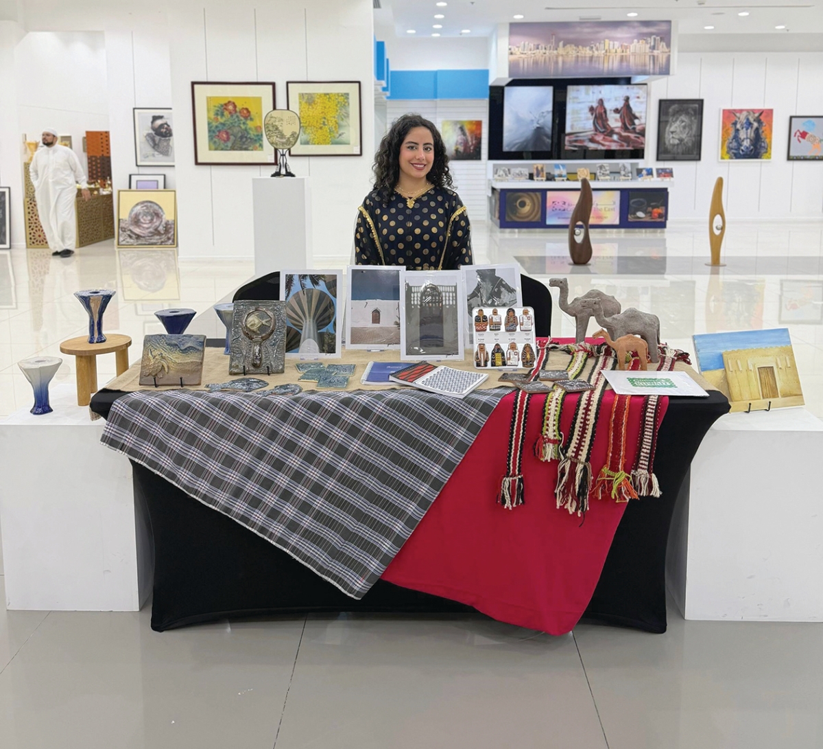 


مجموعة مختارة من الحرف التي تجسد ملامح الهوية الكويتية 