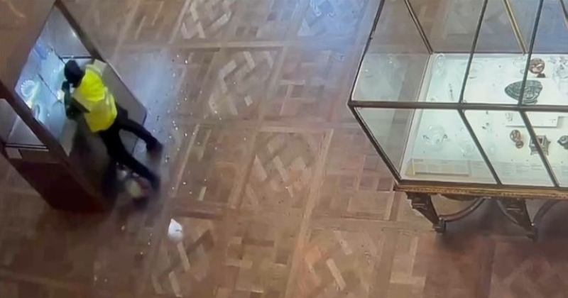 سرقة «اللوفر».. كشف مشاهد لعملية السطو 