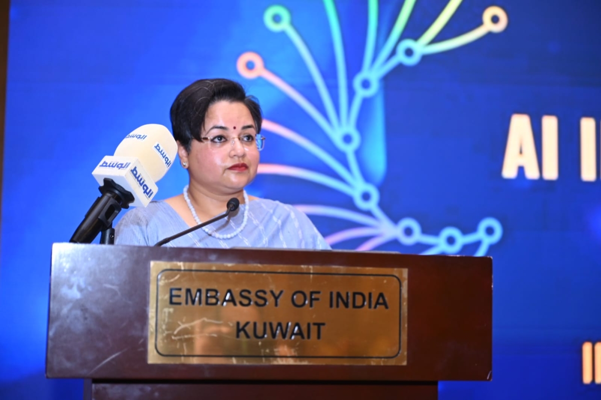 السفيرة الهندية تلقي كلمتها 