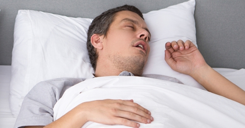 الشخير ... لماذا لا يستيقظ صاحبه رغم ضوضائه؟ 