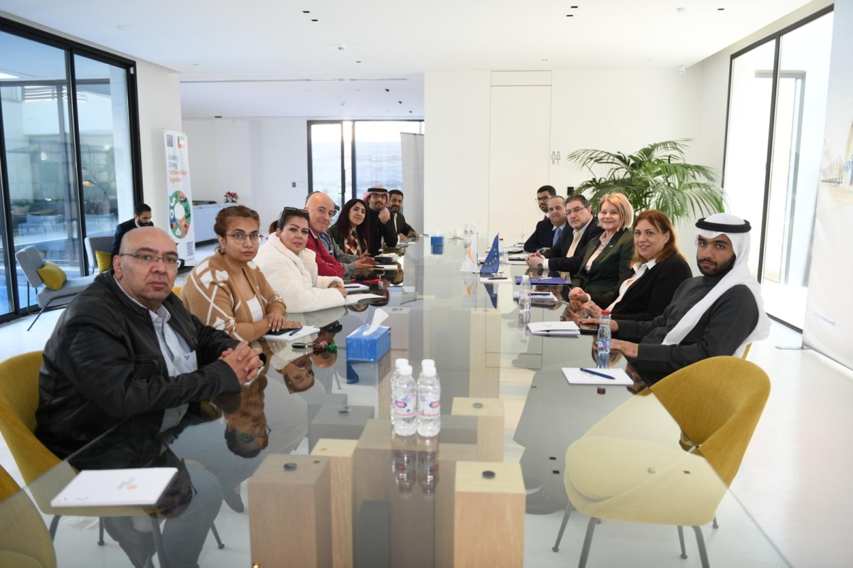 حضور المؤتمر الصحافي