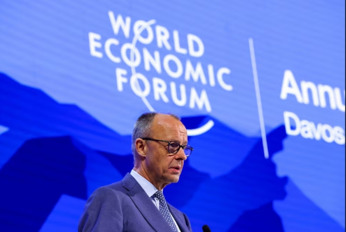 ميرتس متحدثاً خلال منتدى دافوس (رويترز)