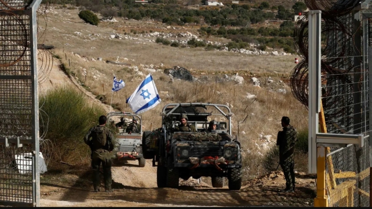 مركبات إسرائيلية تعبر المنطقة العازلة مع سوريا