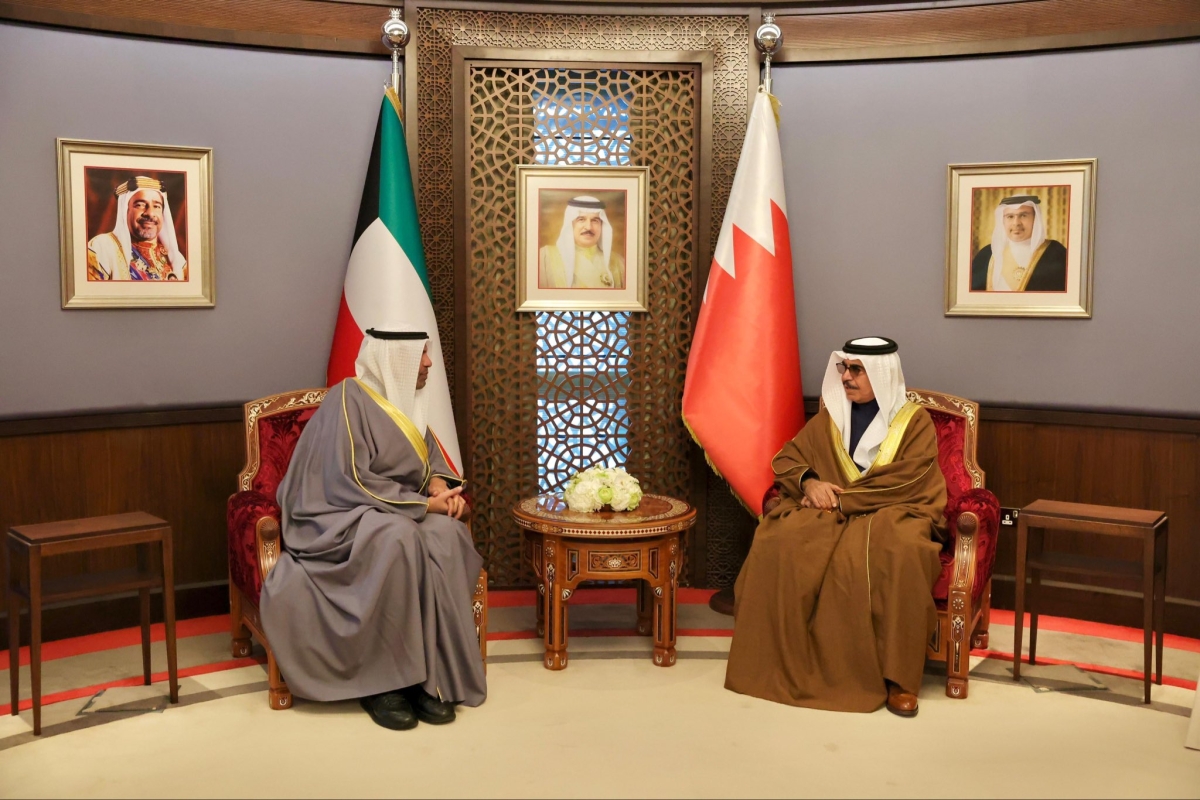 اليحيا خلال لقائه وزير الداخلية البحريني