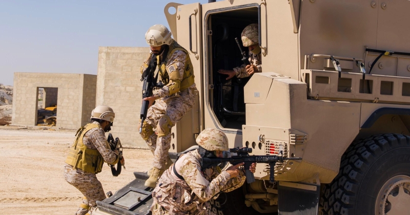 «الجيش»: تنفيذ عدد من الفرضيات الميدانية ضمن تمرين «سلام الخليج 1» في قاعدة الملك عبدالعزيز بالسعودية 