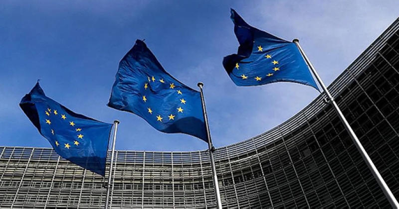 «الأوروبي» يعلق حزمة إجراءات تجارية انتقامية ضد أميركا 