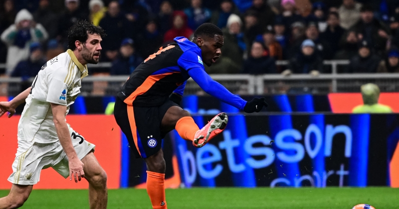 إنتر يسحق بيزا بسداسية ويعزز صدارته للدوري الإيطالي 