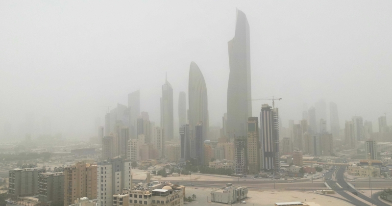 غبار وأمطار حتى عصر غد 