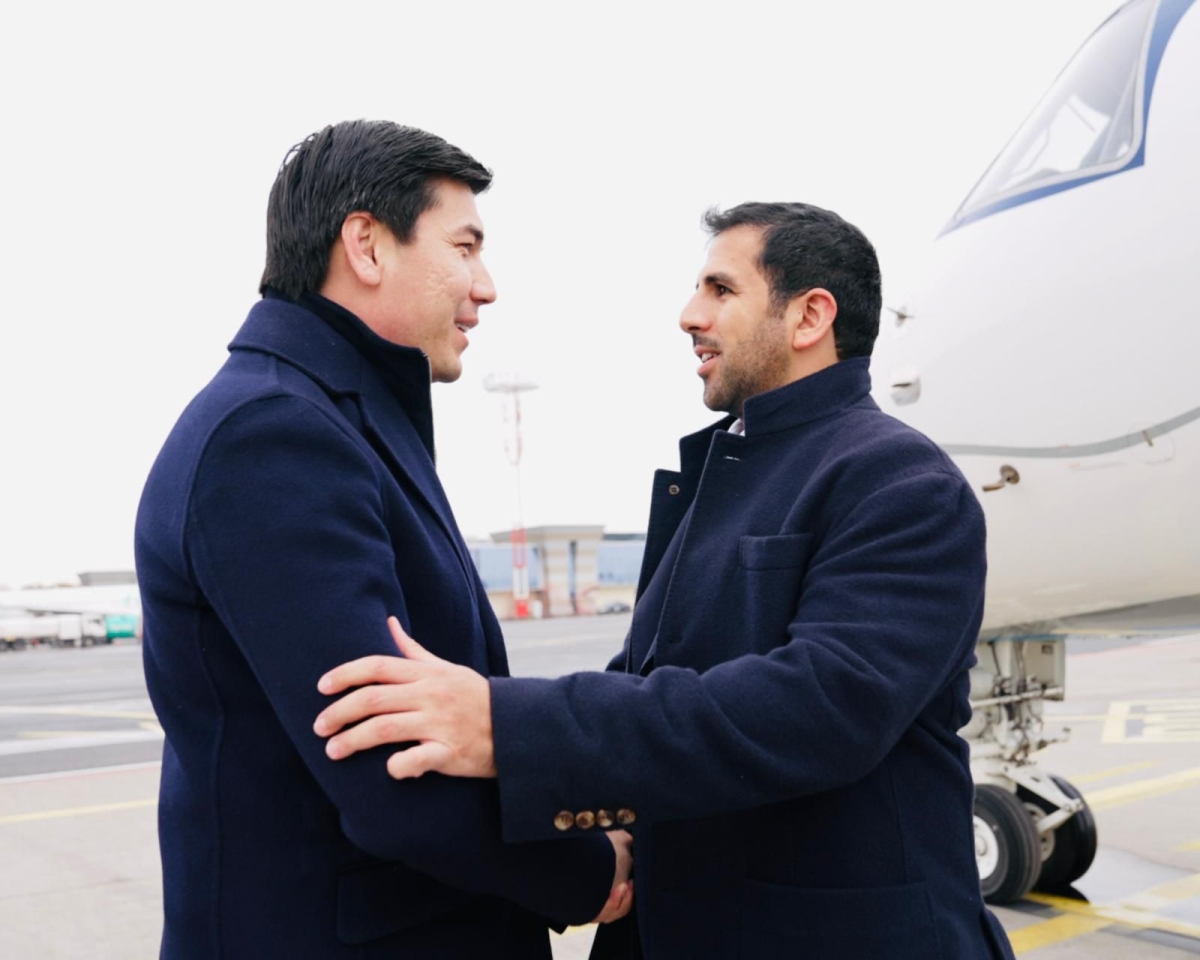 الأمين العام للجنة الاولمبية الأوزباكية أويبك كاسيمو مستقبلا الناصر