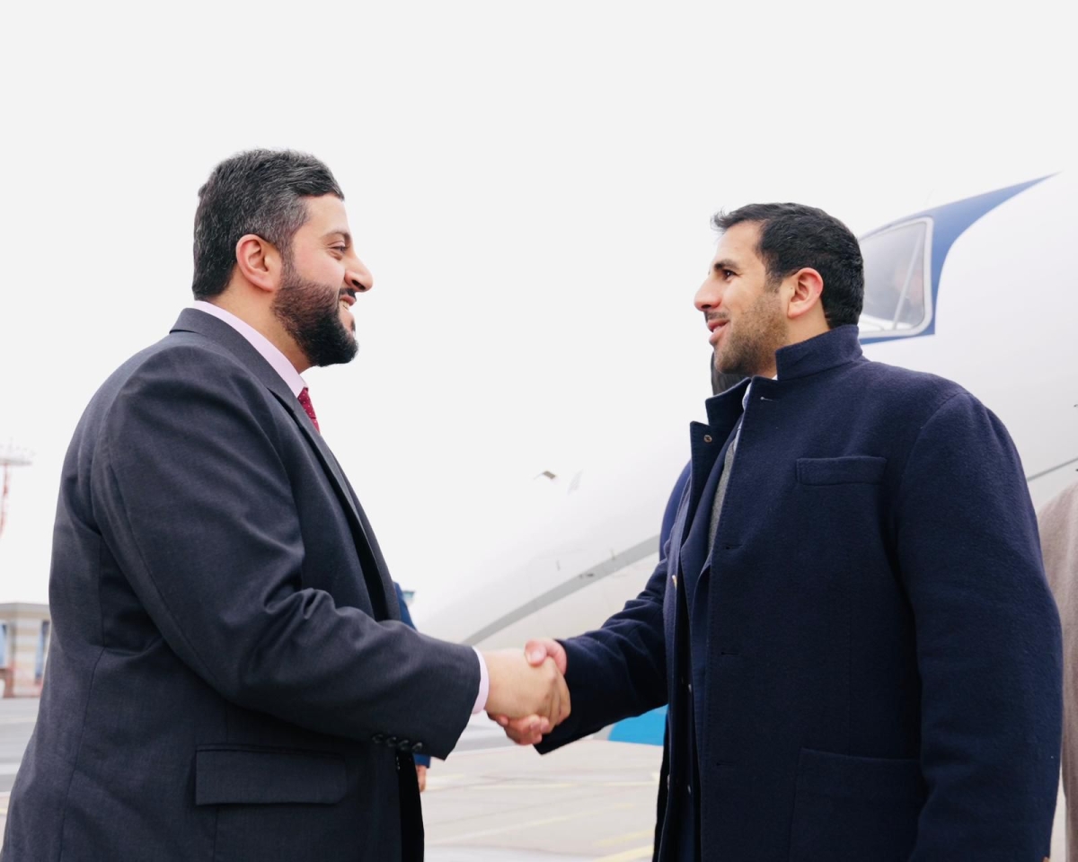 القائم بالأعمال في السفارة الكويتية عبد الرحمن الأذينة مستقبلا الناصر