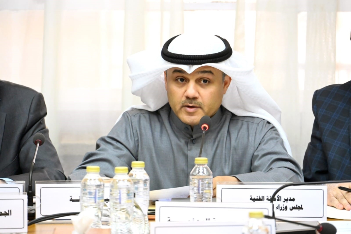 طلال الهيفي مترئساً اجتماع لجنة الجائزة