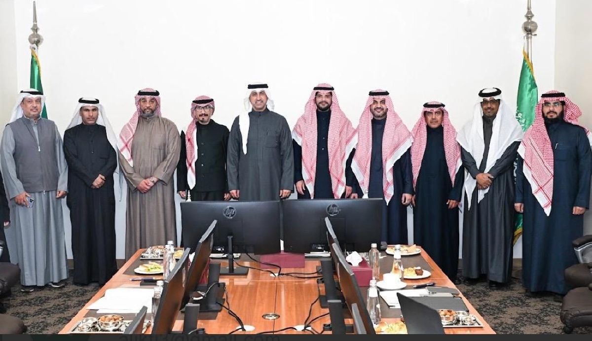 لقطة جماعية لأعضاء اللجنة من الجانبين الكويتي والسعودي

